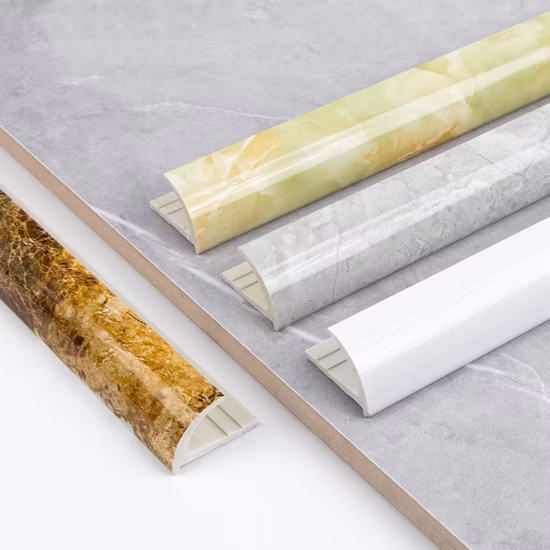 Profili di estrusione di plastica Finiture angolari decorative in PVC tipo UF per pannelli a doghe